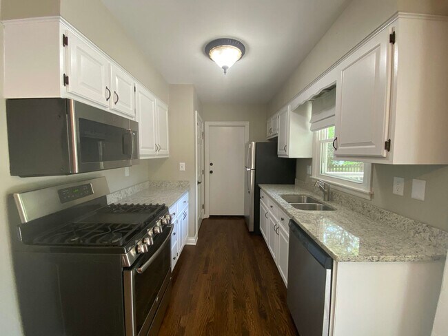 Building Photo - 141 S 19th St