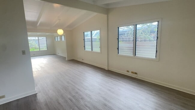 Building Photo - NEWLY RENOVATED-Single Family Home in Kailua- 3 Bedroom, 2 Bath, Carport and Big Yard!