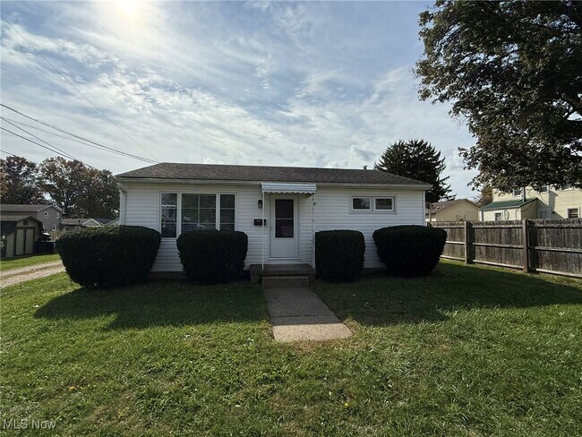 Foto del edificio - 312 Minnich Ave NE