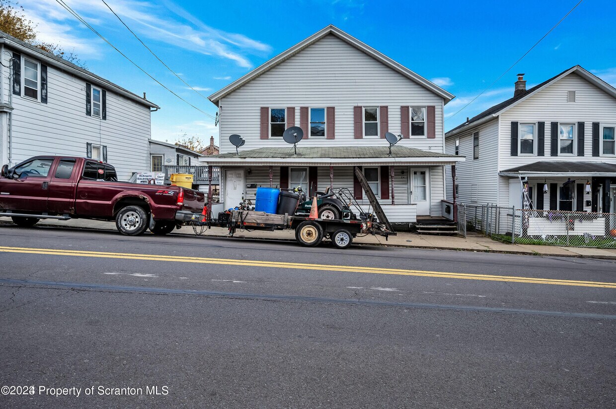 Primary Photo - 214 Union St