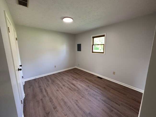 Building Photo - 1227 Hacienda Dr