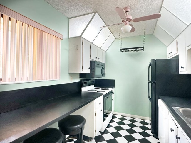 Photo - 924 SW 9th St Cir Apartment