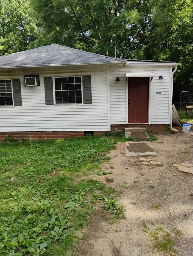 Building Photo - 3834 Davis Ave
