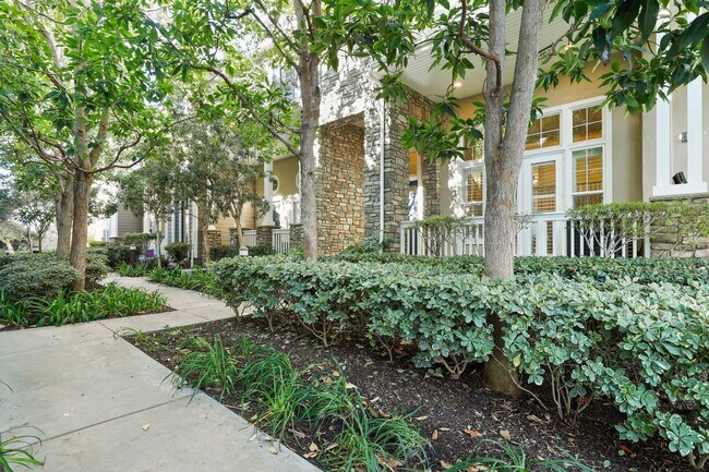 Building Photo - 6240 Seabourne Dr