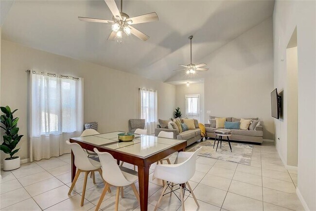 Foto del edificio - 6620 Janes Ranch Rd