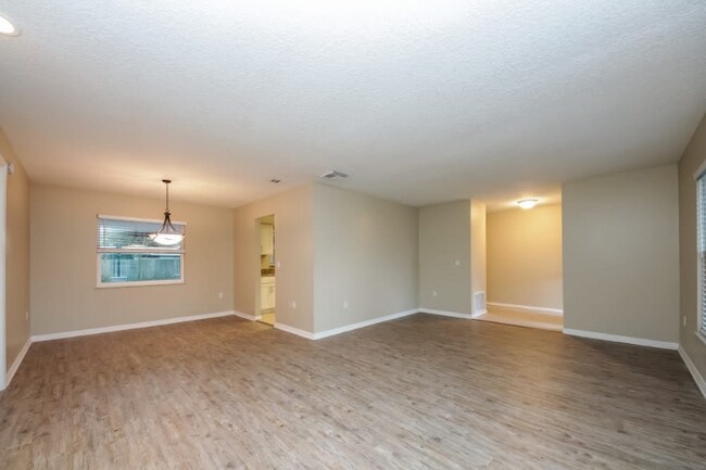 Foto del edificio - 8148 Caraway Dr