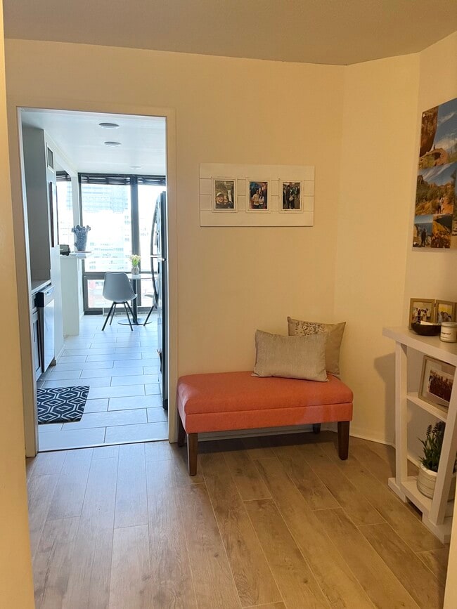 Foyer - 2020 Walnut St