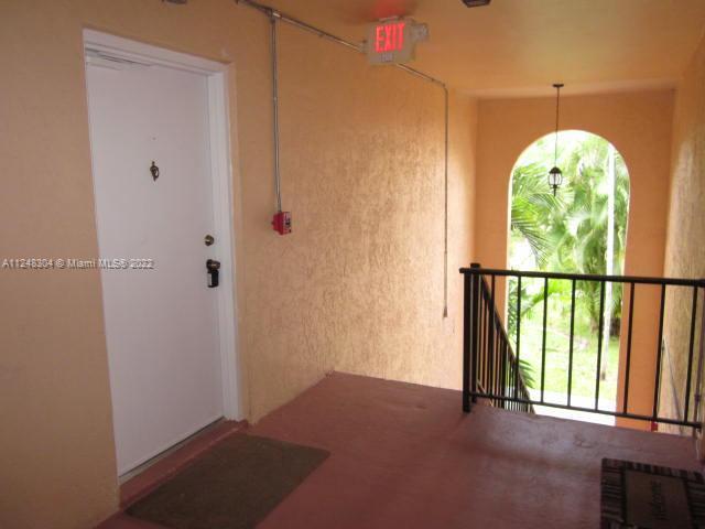 Foto del edificio - 10816 N Kendall Dr