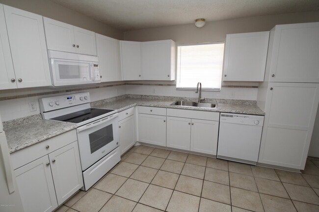 Building Photo - 1246 Alcazar St SE