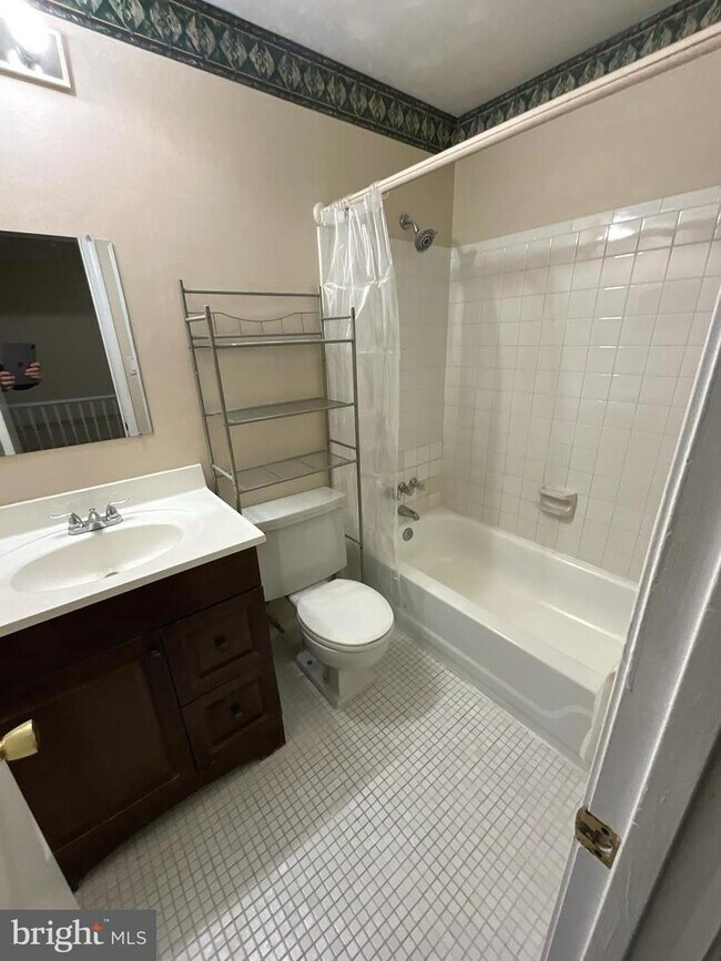 Building Photo - 13202 Bayberry Dr