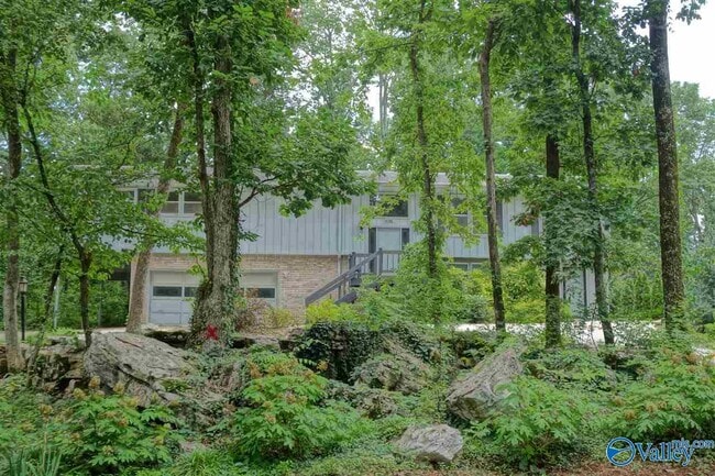 Building Photo - 3038 Heatherhill Dr SE