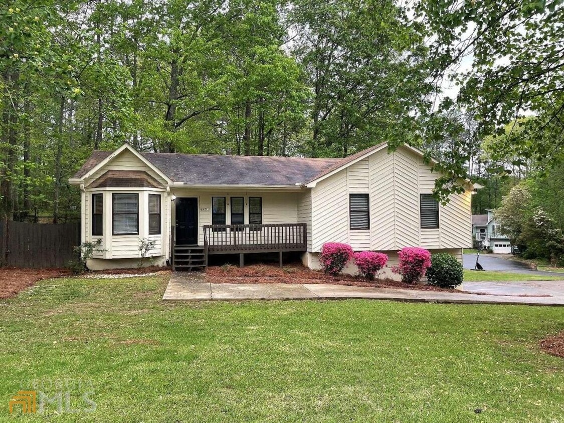 647 Sunshine Trce NW, Acworth, GA 30102 House Rental in Acworth, GA
