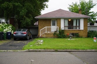 Building Photo - 36 Hart Av