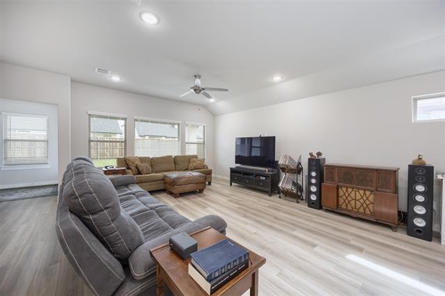 Building Photo - 545 Beck Dr