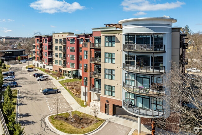 Kingsley Condominiums