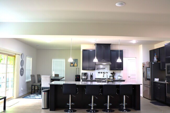 Building Photo - 1205 Edgemoore Trl