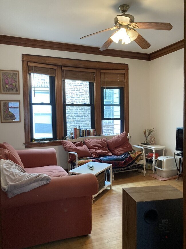 Foto del edificio - 2223 W Iowa St