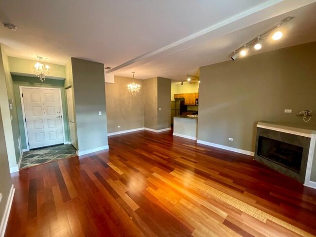 Foto del edificio - 2 bedroom in CHICAGO IL 60647