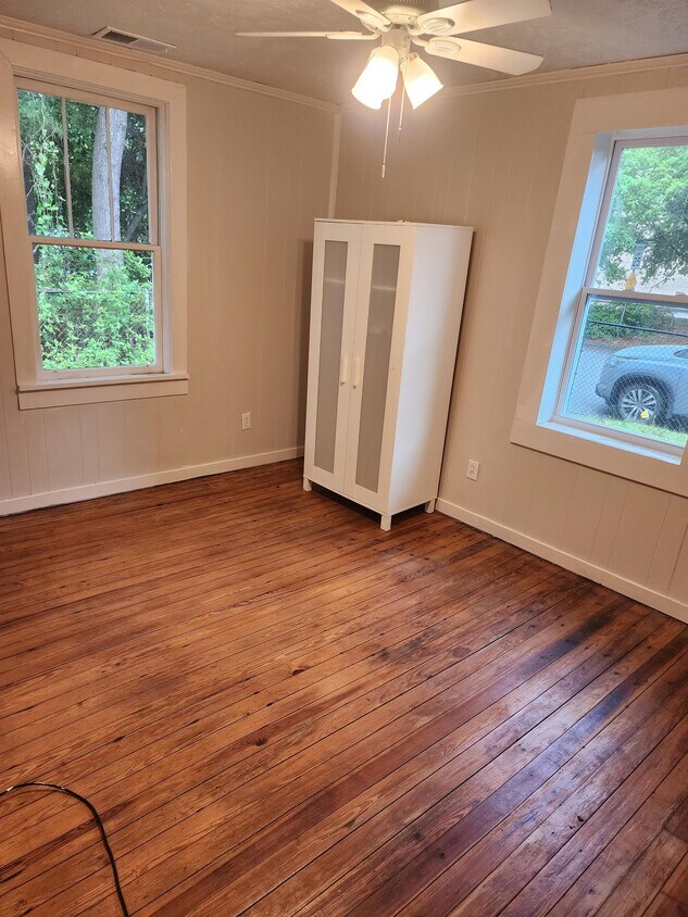 Foto del edificio - 1108 E 58th St