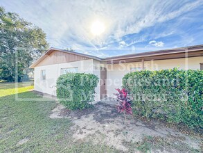 Building Photo - 5842 Charlton Dr