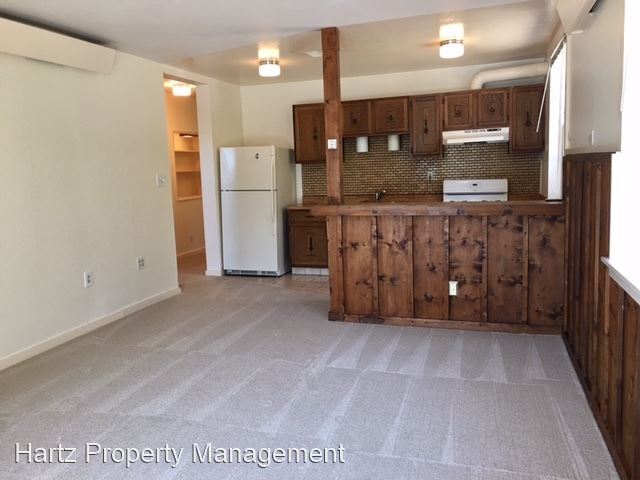 Building Photo - 2 br, 1 bath House - 307 C Street Unit B