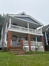 Building Photo - 10710 Grandview Ave