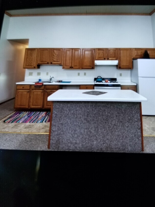 Primary Photo - 140 N Railroad St