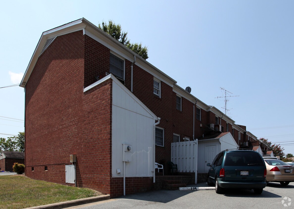 Building Photo - 100 Ivey Rd