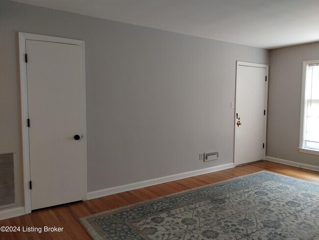 Building Photo - 2704 Riedling Dr