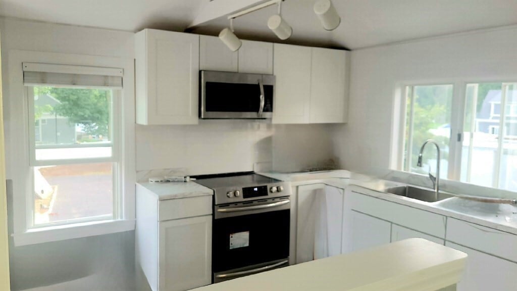 Primary Photo - 6 Damon St