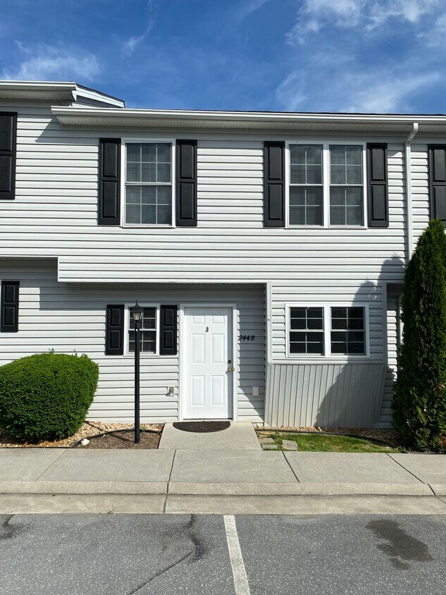 Foto principal - Renovated Home with Open Floor Plan, NEW L...