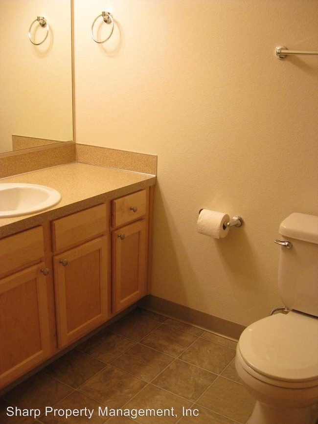 Foto del edificio - 3 br, 2 bath House - 80 Hill Drive