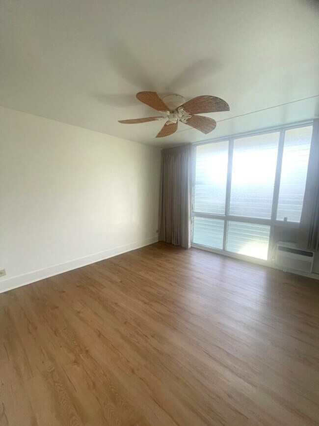 Foto del edificio - Upgraded 2 Bedroom / 1 Bath at the Iolani Regent