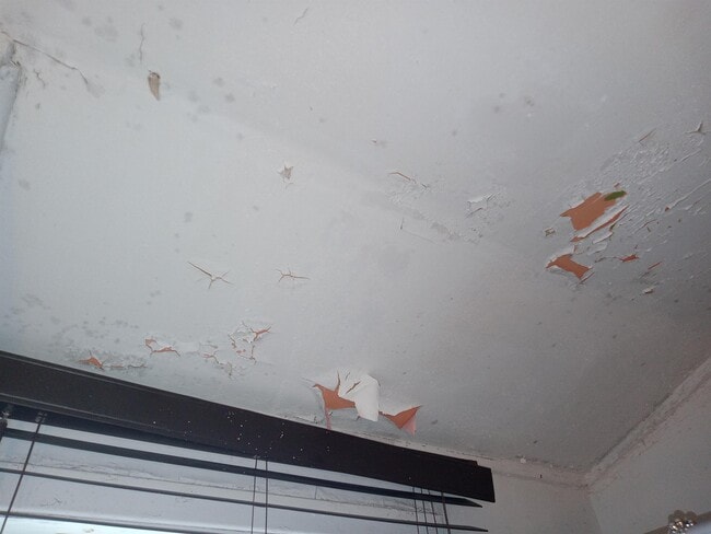 Building Photo - 83 Chem. du Pouvoir