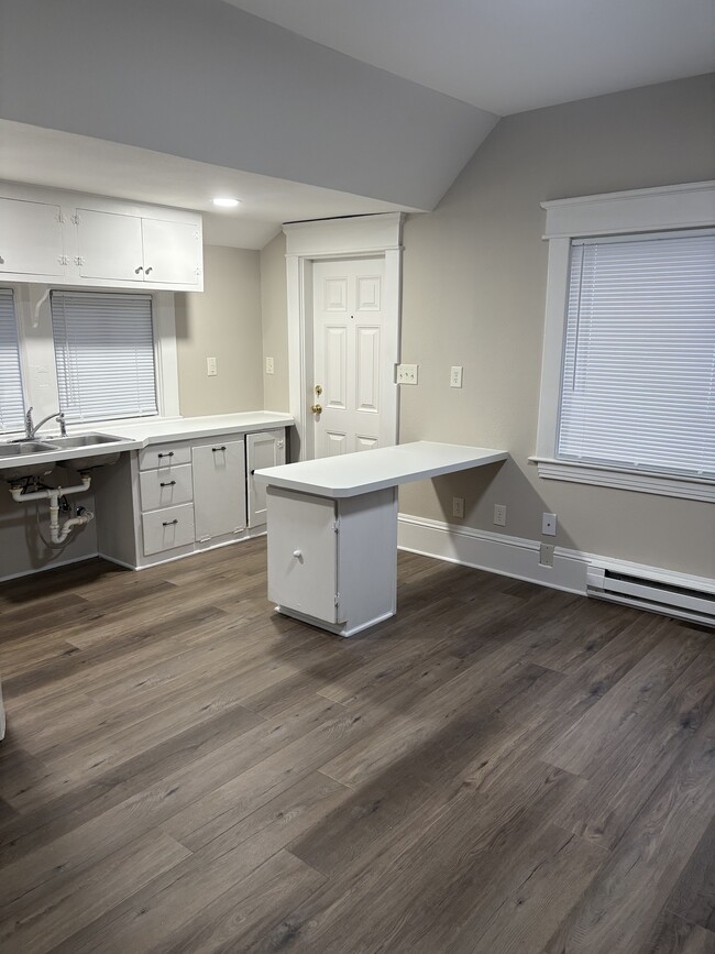 Foto del edificio - 3121 Hoyt Ave