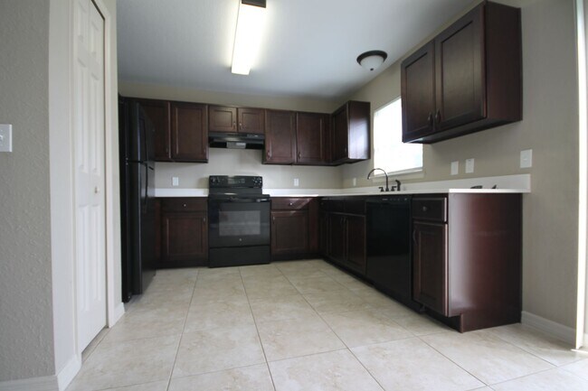 Foto del edificio - Charming 3-Bedroom Home with Pets Welcome in Ocala