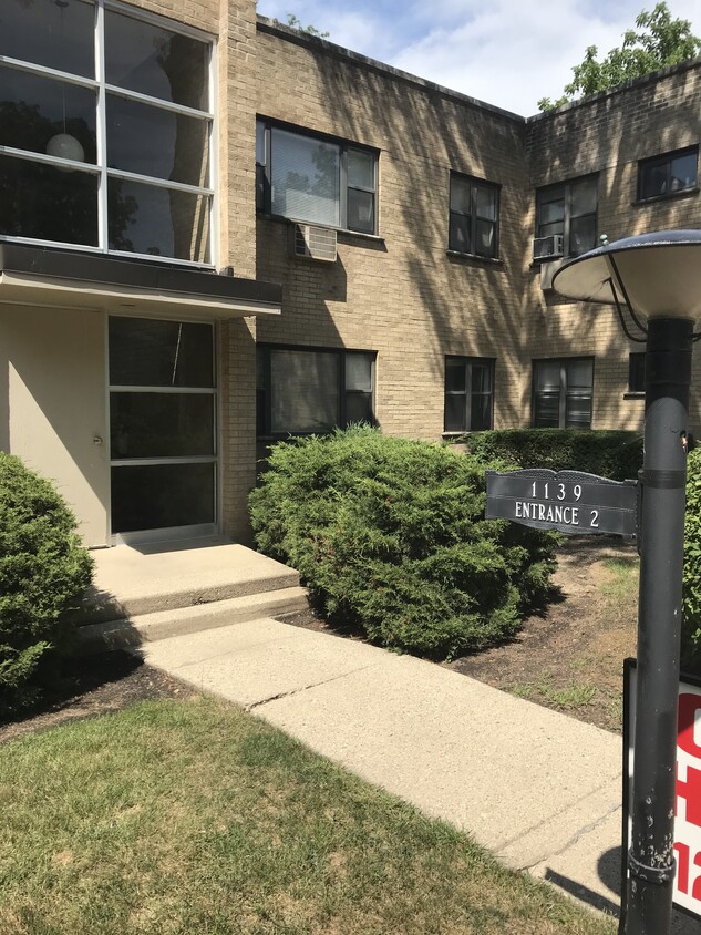 Foto principal - 1139 Deerfield Rd