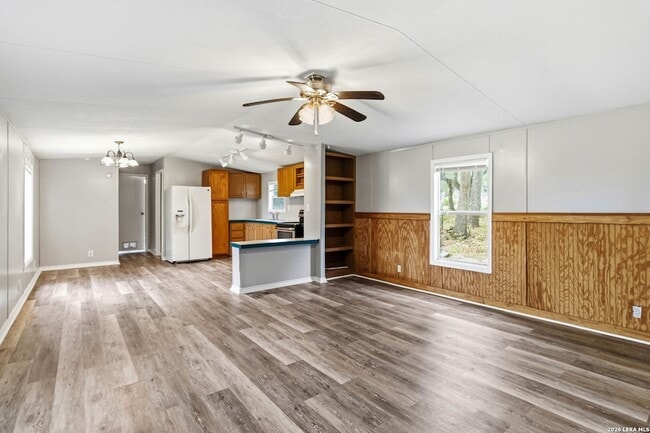 Building Photo - 636 Balsa