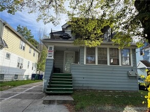 Building Photo - 549 Lisbon Ave