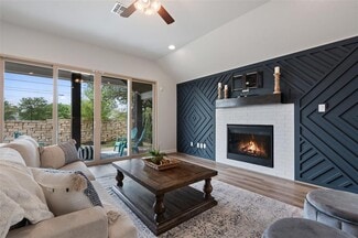 Building Photo - 306 Gulfton St