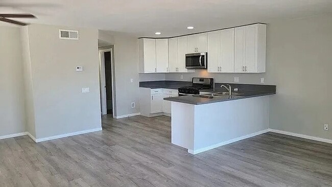 Building Photo - 68180 Cll Las Tiendas