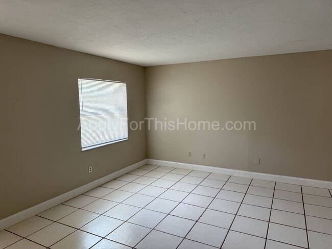 Building Photo - Single Family Home - Carrollwood Area