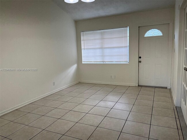 Foto del edificio - 7321 Tam Oshanter Blvd