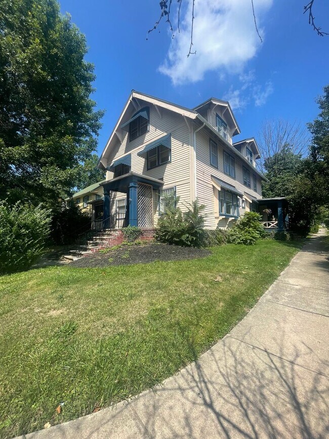 Foto del edificio - 3169 Redwood Rd.