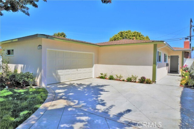 Primary Photo - 3305 Cricklewood St