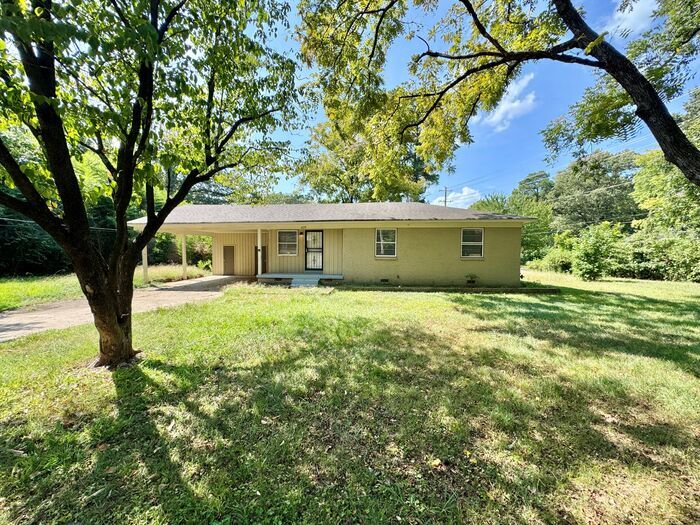 Foto principal - 4179 Leweir St