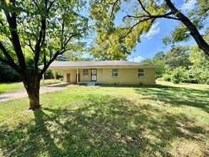 Building Photo - 4179 Leweir St
