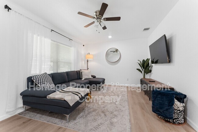 Foto del edificio - 338 Tomrob Dr