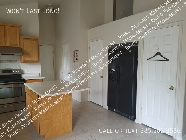 Foto del edificio - 3 Bedroom/2.5 Bathroom Twin Home in West J...