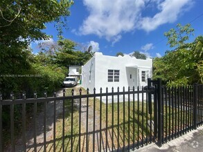 Building Photo - 5028 NW 3rd Ave